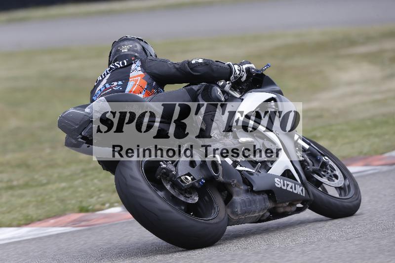 /30 23.06.2025 Get Faster Caremotion ADR/Rider Academy gruen/backside